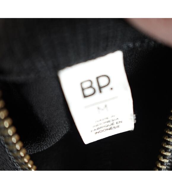 B.P. Black ZIp Cropped Long sleeve top - Picture 2 of 9